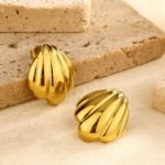 Golden Shell Curve Earrings