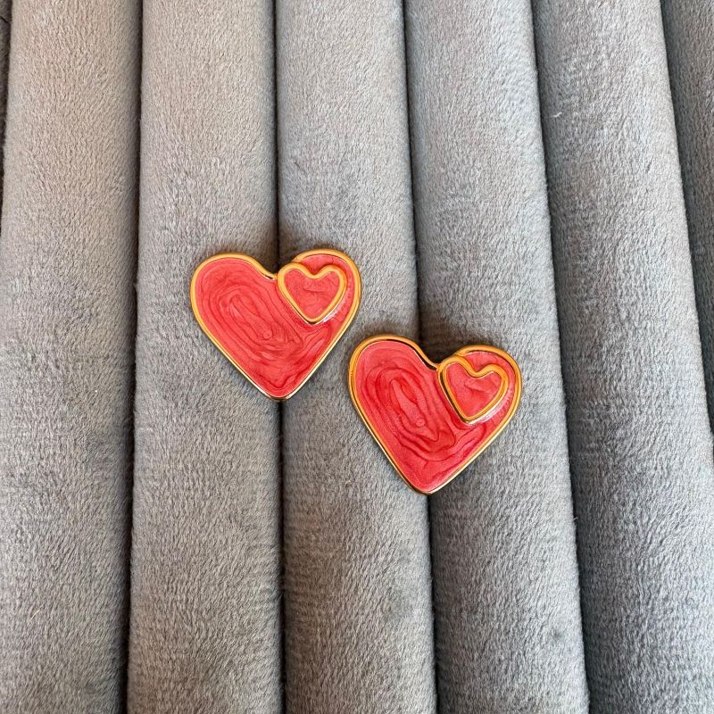 hear-in-heart-red-earring