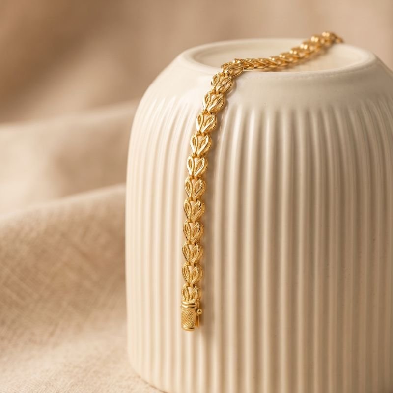 Womens Chain Bracelet.