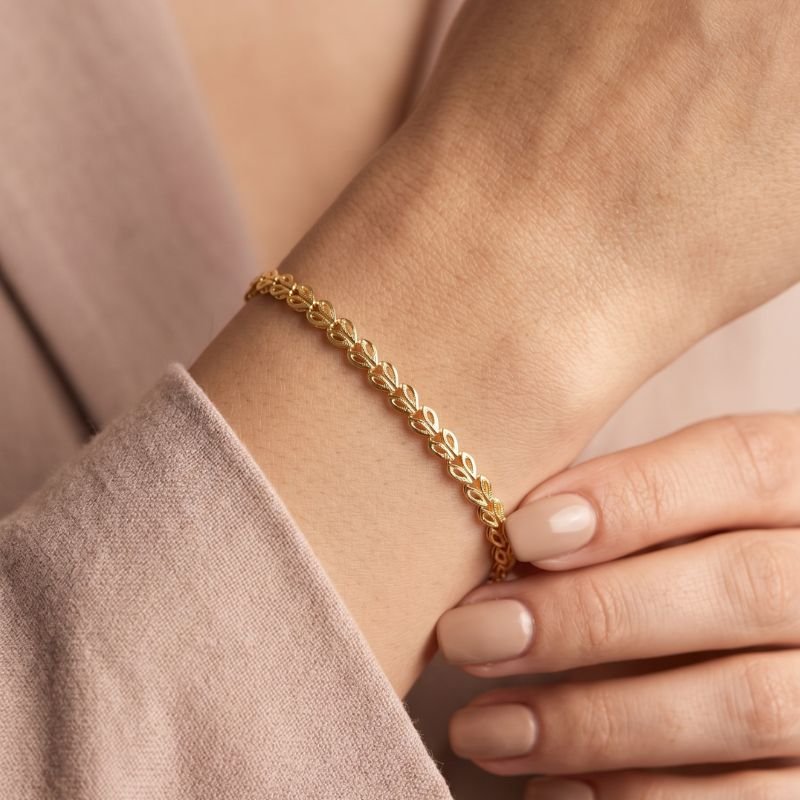 Womens Chain Bracelet.